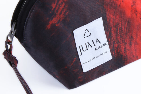 Juma | abstract | travel | bag | black | sustainable fashion | green fashion | recycled rpet fashion | sustainable design