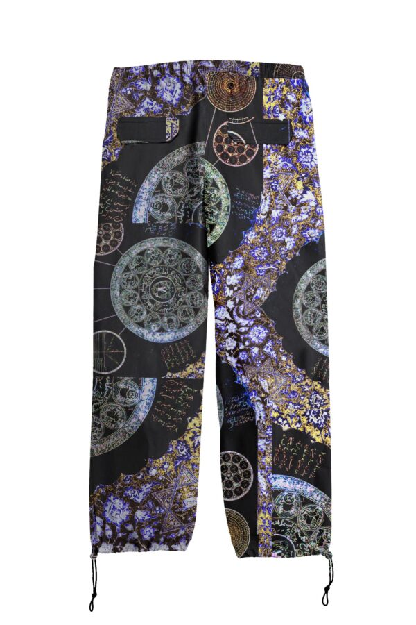 Yamza | printed | parachute pants | black | sustainable fashion | green fashion | recycled rpet fashion | sustainable design