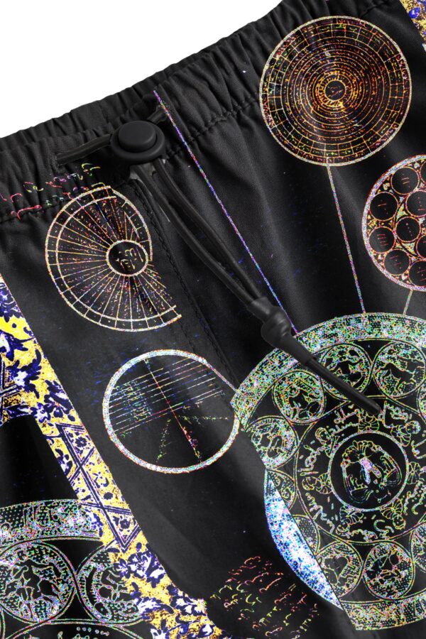 Yamza | printed | parachute pants | black | sustainable fashion | green fashion | recycled rpet fashion | sustainable design