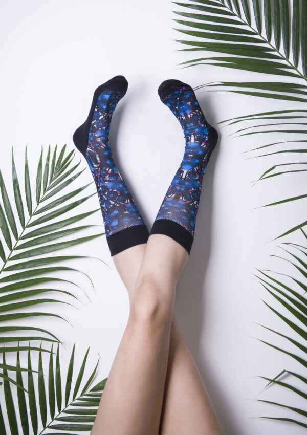 Unisex Abstract Blue Floral Socks