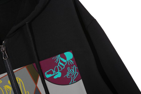 Reynard | print 3 | zip-up | hoodie | black | sustainable fashion | green fashion | recycled rpet fashion | sustainable design