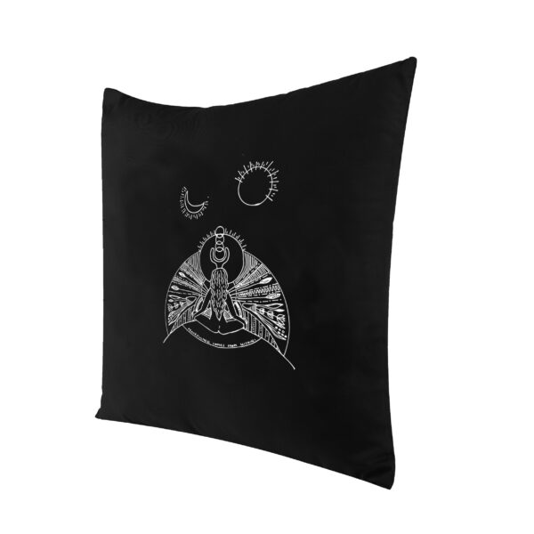 juma | marine | peacefulness | pillow | black | sustainable fashion | green fashion | recycled rpet fashion | sustainable design