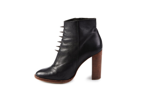 Karmay | boots | leather | black | sustainable fashion | green fashion | recycled rpet fashion | sustainable design