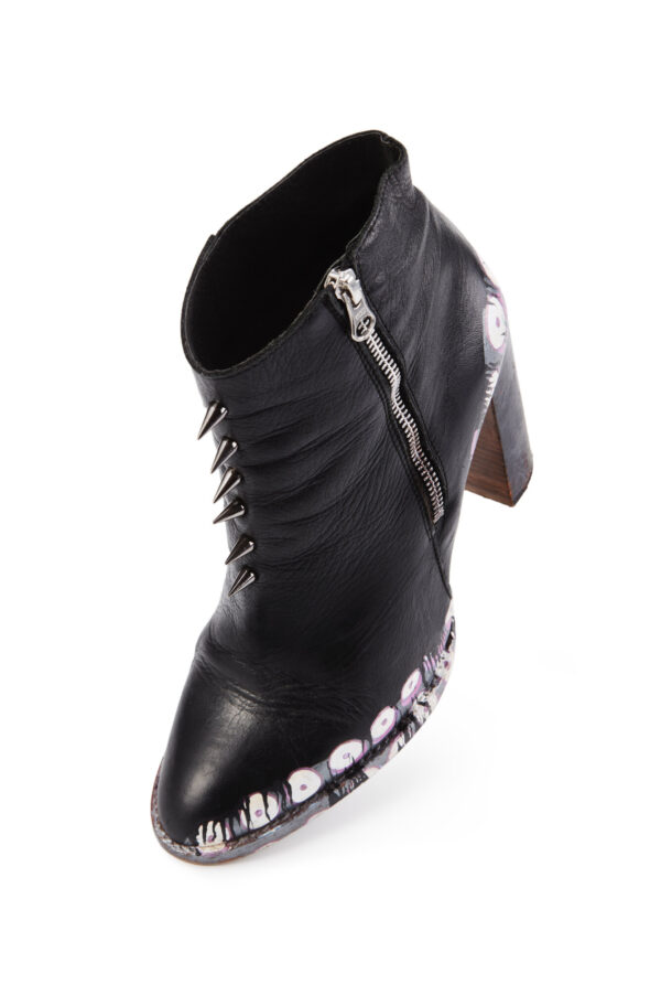 Karmay | boots | leather | black | sustainable fashion | green fashion | recycled rpet fashion | sustainable design