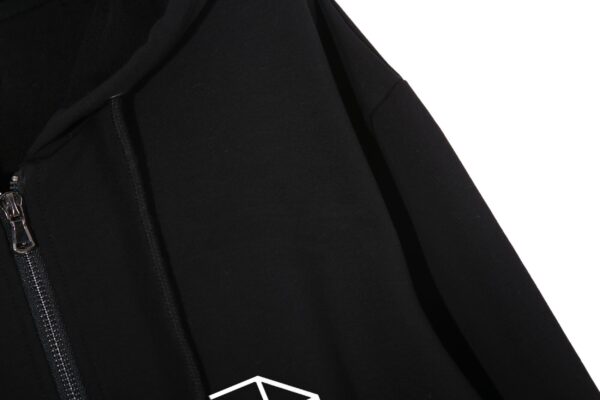 Juma | GIFT SPACE | HOODIE | BLACK | sustainable fashion | green fashion | recycled rpet fashion | sustainable design