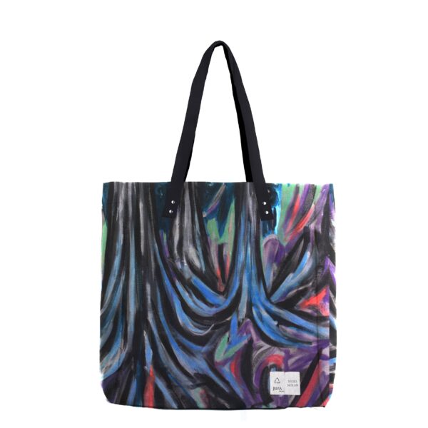 Juma | NIGEL NOLAN | Floral Pour Moonlight| Tote Bag | BLUE | sustainable fashion | green fashion | recycled rpet fashion | sustainable design