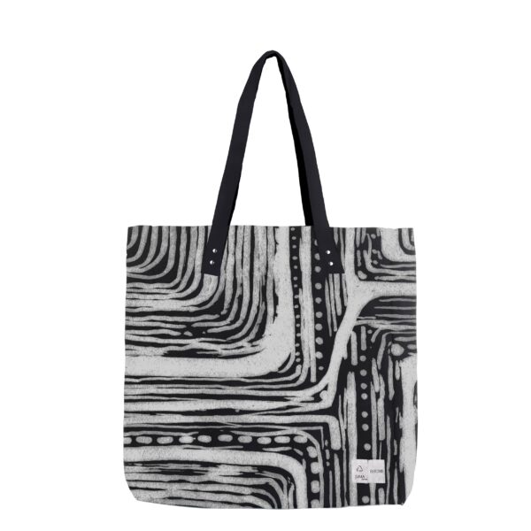 Juma | SHUHS | TOTE BAG | BLACK & WHITE | sustainable fashion | green fashion | recycled rpet fashion | sustainable design