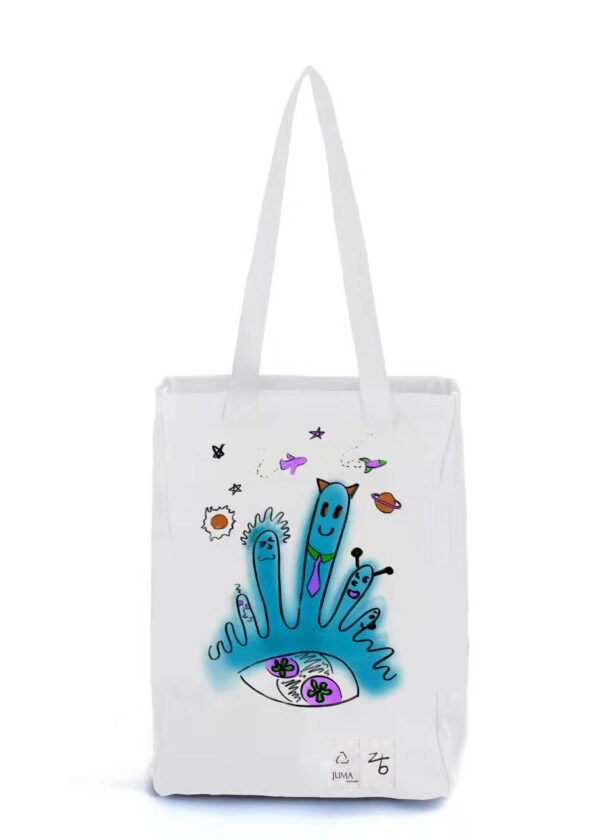 zb | fingers | print | tote | white | sustainable fashion | green fashion | recycled rpet fashion | sustainable design