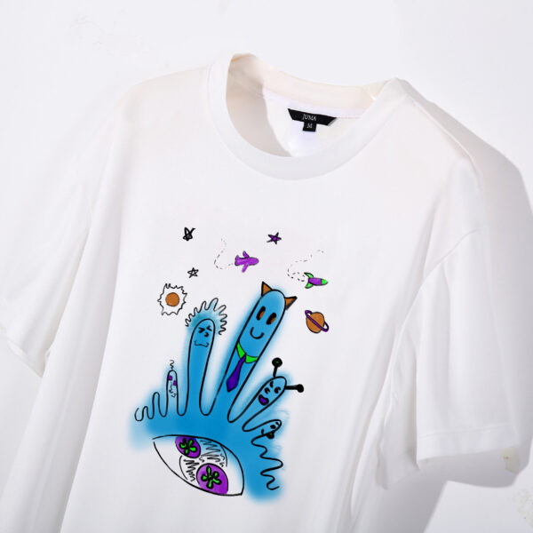 zb | fingers | t-shirt | white | sustainable fashion | green fashion | recycled rpet fashion | sustainable design