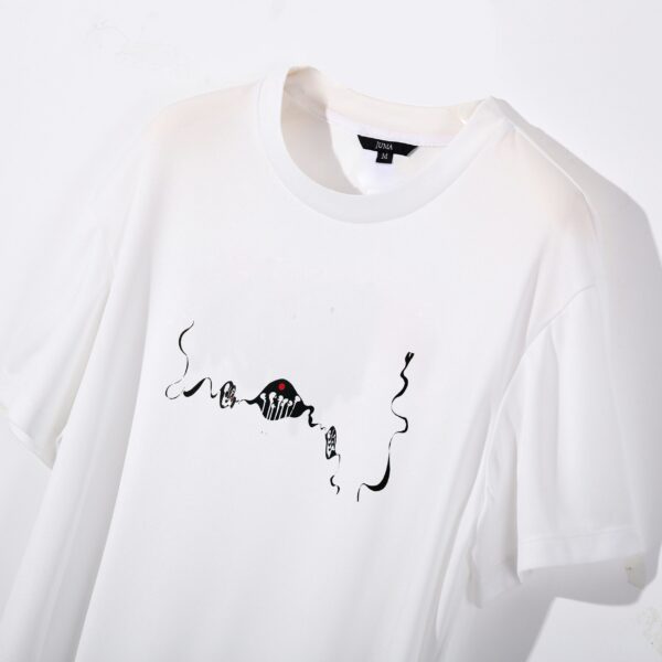 Juma | SHUHS | PRINT1 | TSHIRT | WHITE | sustainable fashion | green fashion | recycled rpet fashion | sustainable design