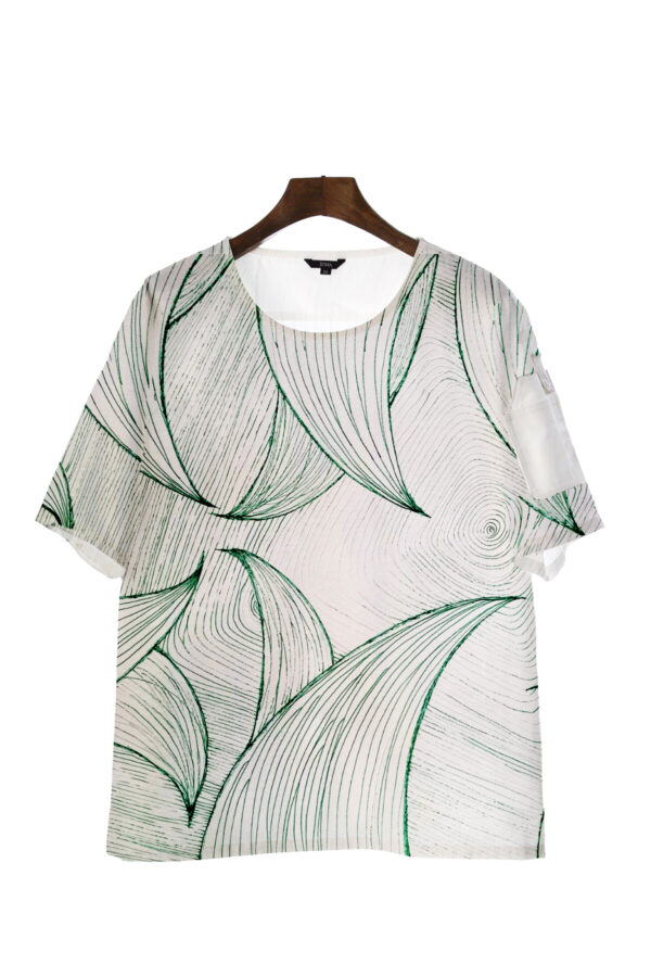 Juma | huan he| green | short sleeve top | sustainable fashion | green fashion | recycled rpet fashion | sustainable design